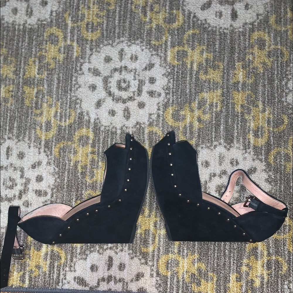 Black Aldo Wedge Peep toe heel